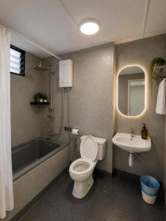Sea View Balcony 3BR Walk to Beach & Night Market - 6