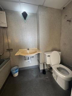 Sea View Balcony 3BR Walk to Beach & Night Market - 5