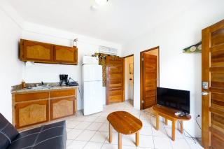 Multi-suite property w private pool rooftop grill kayaks partial AC & WiFi - 7