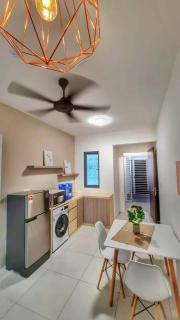 38 Romantic Studio Meritus Prai - 1