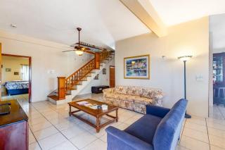 Enchanting home with pool volleyball mountain & city views & AC - 6