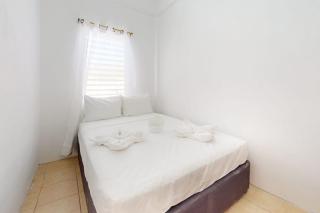 Cozy island retreat with WiFi functional kitchenette and near to restaurants - 0