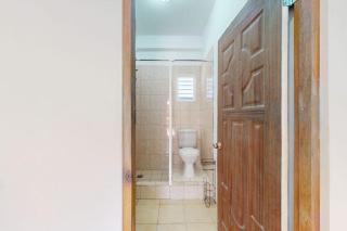 Cozy island retreat with WiFi functional kitchenette and near to restaurants - 2