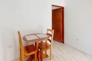 Charming single-level apartment with kitchenette and great location - 4