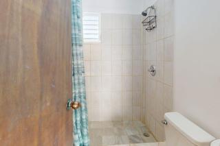 Charming single-level apartment with kitchenette and great location - 2