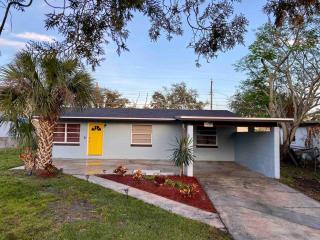 Cozy Home 10/15min to Universal/Disney - 2