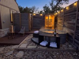Romantic Luxury stay w Sauna, Pool & Amenities on 10 acres - 5