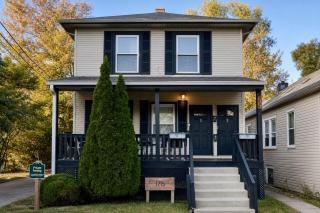 Spacious 7-Bedroom Home in Evanston - Evanston - 6
