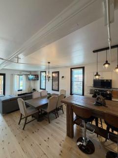 Alma 2 bedroom Sleeps 6 - 4
