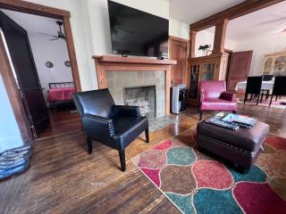 Penn House - Beautiful 3 Bedroom Apartment - 3