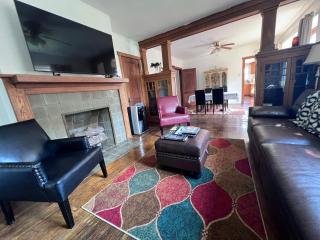 Penn House - Beautiful 3 Bedroom Apartment - 4