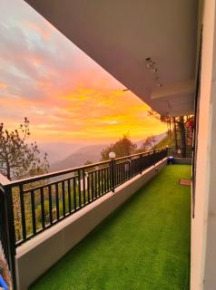 Majestic Studio Panoramic Views 10 min Mall-Road - 2
