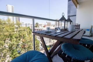 Central Classic 3BR Apt by Makariou Avenue - 5