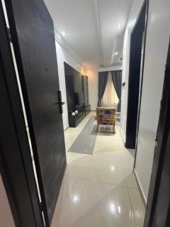 Max Pinnacle Tastefully Furnished one bedroom apartment - 8