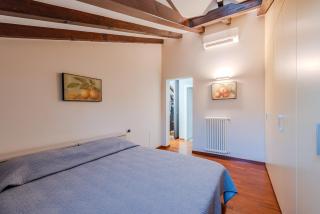 239sqm in Centro near Duomo with Garage and 12 Seats - 1