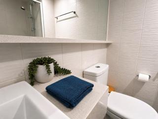 Executive Southbank Retreat Views, Gym & Workspace - 7