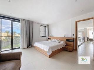 Splendid View Retreat Apt with Pool - 6