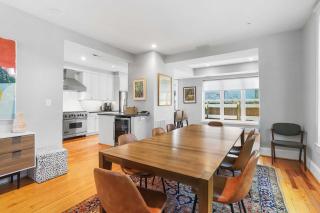 Sojourn Sunlit 4BD Rowhome on Capitol Hill - 2