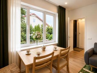 Charming Green House Apartment I cohost - 8