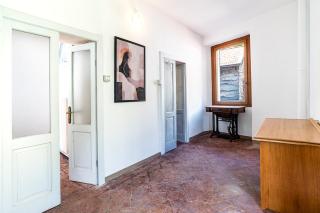 Spacious 4BR Home with Lake View - 6