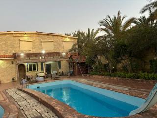 Kirair gate villa -families only - 4