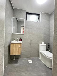 Executive elegant wanderers rest three bedroom apartment with amazing city views, swimming pool ,gym and private ample parking space which offers not only comfortable but also luxurious lifestyle - 1