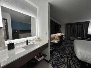 Best Western Plus Lexington NE - 1