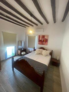 Charming stone house with courtyard - 5