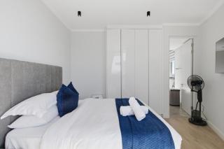 Executive 2 bed, 2 bath Suite - 5