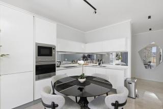 Executive 2 bed, 2 bath Suite - 2