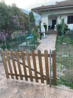 Villa Lidia & Attico degli artisti, free pets , giardino recintato e attrezzato - 2