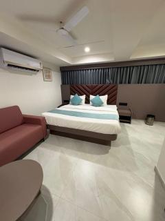 Hotel Lee Town - 1