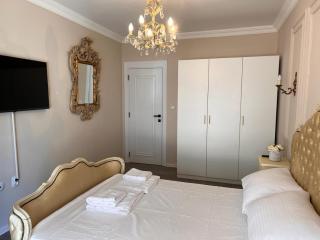 The Signature French Haven Elegant City Apartment - 5