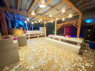 Chambre salon cuisine piscine jacuzzi Saly - 5