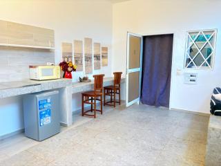 Chambre salon cuisine piscine jacuzzi Saly - 3