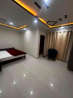 Regal Heights - 8