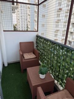 Spacious Modern Apartment - 8