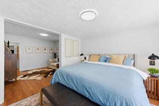 Charming 2BR Lake Erie Retreat Near Gordon Square - 4
