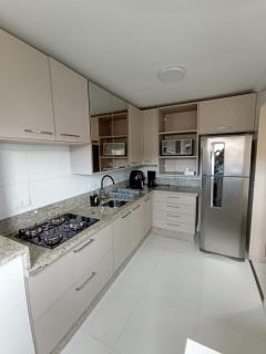 Full Apt Next to Aero CWB - 2