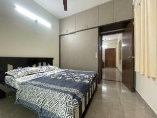 2 Bhk 1 room is vacant with attached washroom, door and lock, common living area and kitchen, there will be 1 person on the other room, But you will have your privacy no distractions - 1