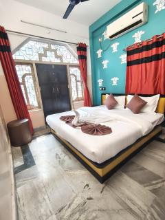 Hotel Lotus - 8