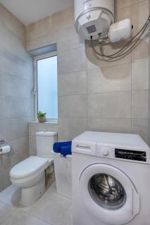 Gzira 2BR Apartment Top Floor Views - 2