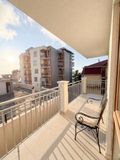 White Apartment Kobuleti - 4