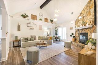 Greenway Oasis 3BR home - 9