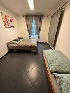 Spacious Apartment 115m2 Near City Center & Parks - 3