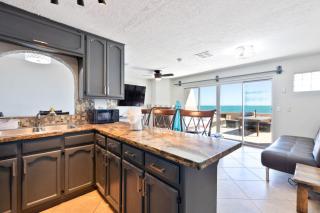 Las Brisas #8 Beachfront - On the sand and steps from Mannys for tacos & tequila - 6