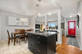 Bark & Bloom Bungalow Fenced Yard Pet Friendly - 7