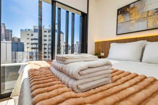 Batel • Garage • Queen Bed & 2 Smart TVs - 2