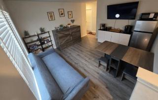 Cozy Upper Duplex Sleeps 8 Porter TX - 1