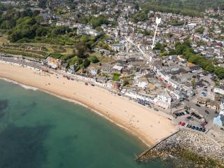 Coastal Flat in Lyme Regis Sleeps 3 - 4